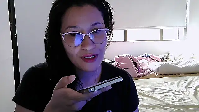 luxandracon23 online show from October 11, 4:05 pm