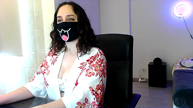 GummyPeachh online show from December 3, 11:22 am