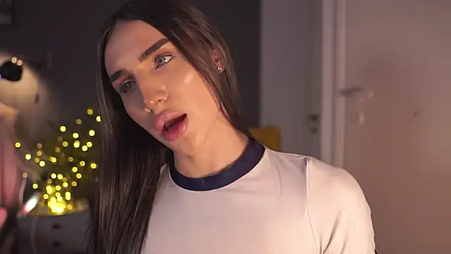 Kim Oberlin  online show from December 29, 5:01 pm