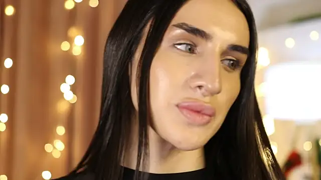 Kim Oberlin  online show from January 7, 5:31 pm