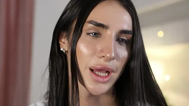 Kim Oberlin  online show from February 2, 11:40 am