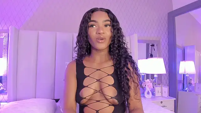 Snapshot of SophiaSmiiths_ chatting on July 14, 2:05 am SophiaSmiiths online show from July 14, 2:05 am