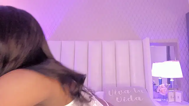 Snapshot of SophiaSmiiths_ chatting on July 26, 2:13 pm SophiaSmiiths online show from July 26, 2:13 pm
