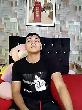 couple lovelyds online show from January 31, 12:51 pm