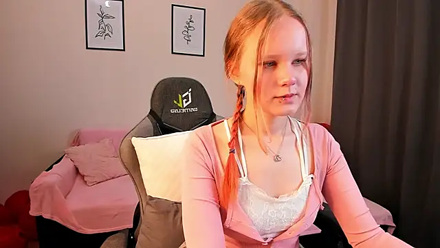 boostyboobs online show from March 3, 9:15 pm