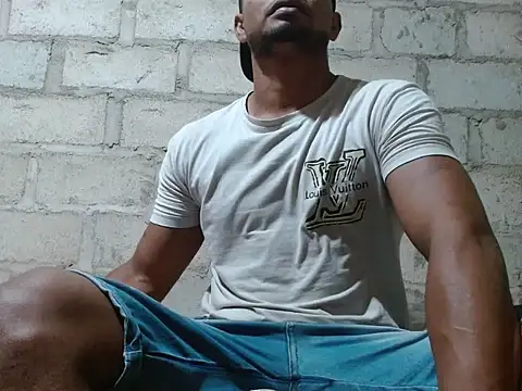 fernandez latinblackk online show from October 31, 5:30 am