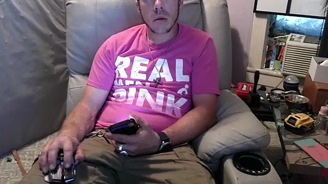 Snapshot of ScubaStevex chatting on October 8, 2:36 pm ScubaStevex online show from October 8, 2:36 pm