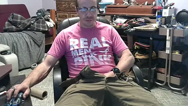 Snapshot of ScubaStevex chatting on October 28, 5:48 pm ScubaStevex online show from October 28, 5:48 pm