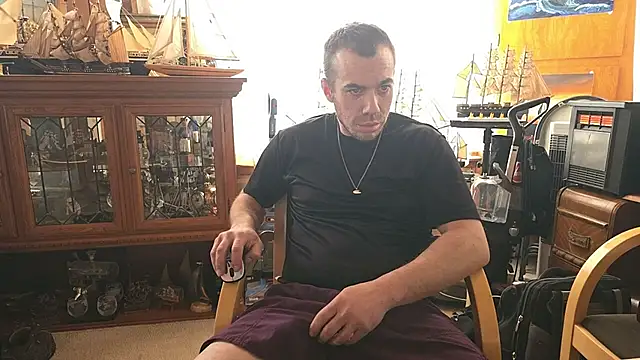 Snapshot of ScubaStevex chatting on February 23, 5:43 pm ScubaStevex online show from February 23, 5:43 pm