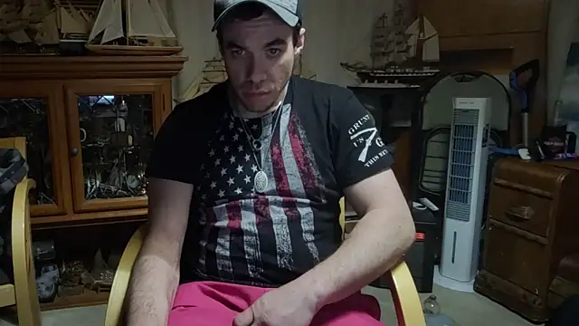 Snapshot of ScubaStevex chatting on April 7, 1:50 am ScubaStevex online show from April 7, 1:50 am
