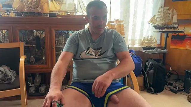Snapshot of ScubaStevex chatting on May 12, 12:13 pm ScubaStevex online show from May 12, 12:13 pm