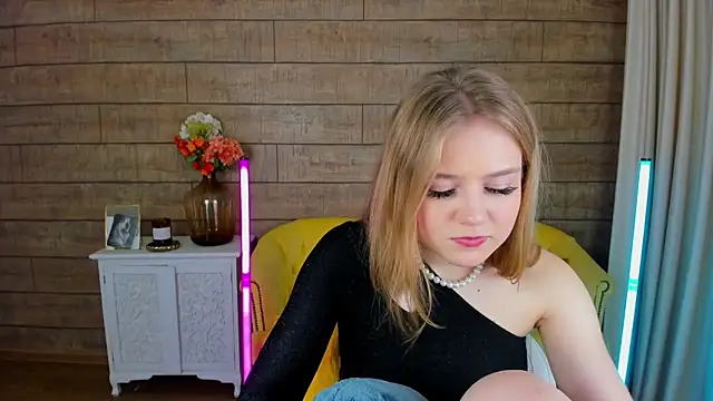 SelinSwarovski online show from February 4, 2:49 am