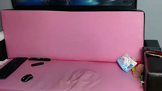 Snapshot of brunettedaisy chatting on March 8, 6:10 am brunettedaisy online show from March 8, 6:10 am