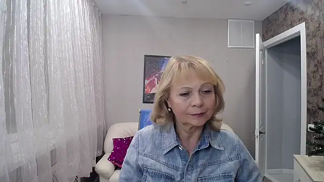 Milla Cutie18 online show from December 13, 6:31 am