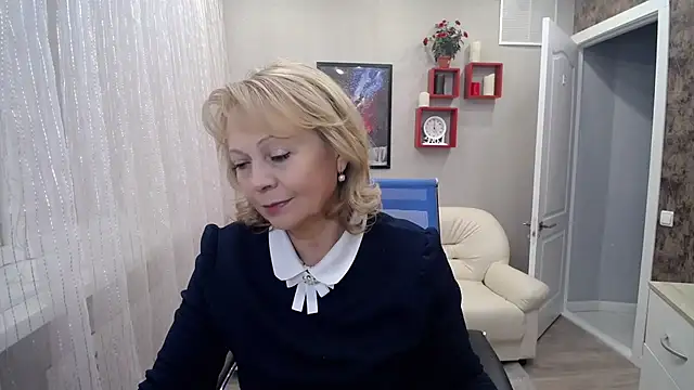 Milla Cutie18 online show from December 16, 5:59 am