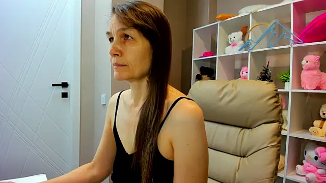 Lillian White online show from January 5, 1:13 am