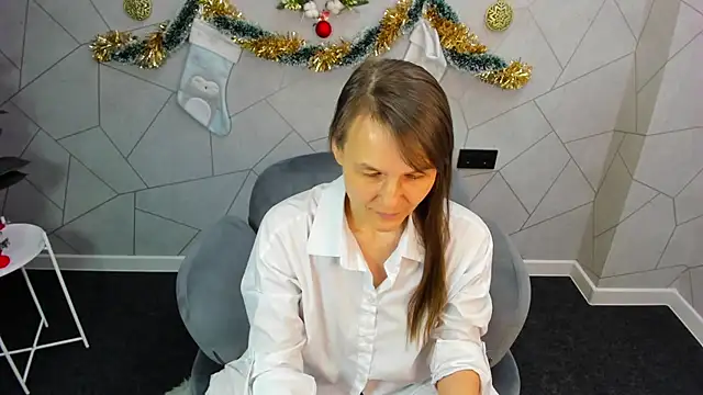 Lillian White online show from January 10, 9:13 am