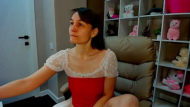 Lillian White online show from January 12, 1:11 am