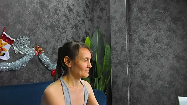 Lillian White online show from January 16, 11:15 am