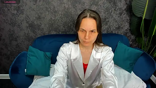 Lillian White online show from February 19, 6:44 am