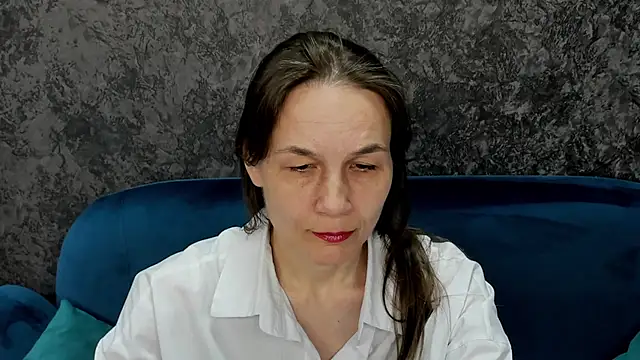 Lillian White online show from March 10, 7:53 am