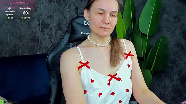 Lillian White online show from February 11, 1:10 am