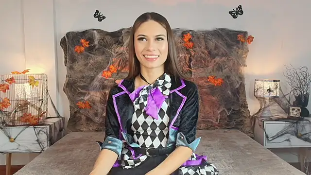 Snapshot of NicolMiller4 chatting on October 2, 1:23 am NicolMiller4 online show from October 2, 1:23 am