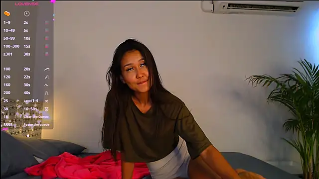 Snapshot of Melissa_Mone chatting on March 15, 10:35 am Melissa Mone online show from March 15, 10:35 am