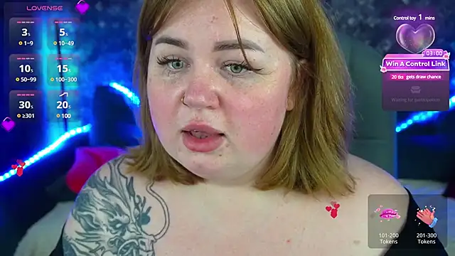 Snapshot of ZaraReignn chatting on December 21, 3:47 am ZaraReignn online show from December 21, 3:47 am