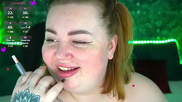 Snapshot of ZaraReignn chatting on December 22, 10:15 pm ZaraReignn online show from December 22, 10:15 pm