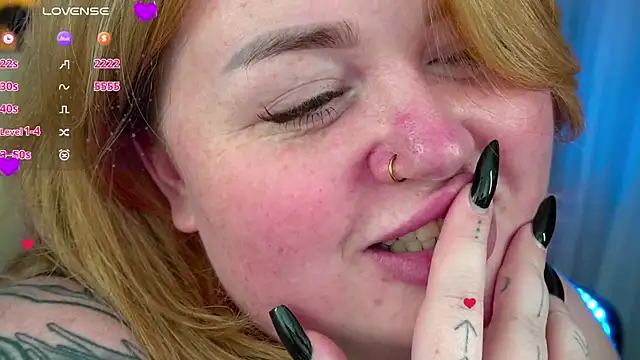 Snapshot of ZaraReignn chatting on February 6, 12:22 am ZaraReignn online show from February 6, 12:22 am