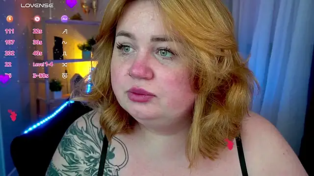 Snapshot of ZaraReignn chatting on February 11, 3:29 am ZaraReignn online show from February 11, 3:29 am