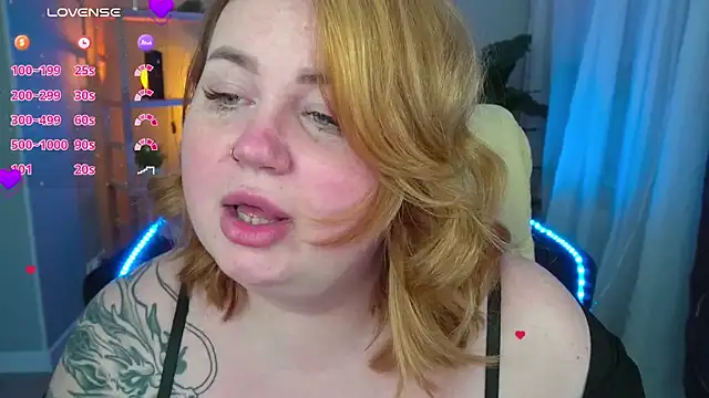 Snapshot of ZaraReignn chatting on February 12, 12:37 am ZaraReignn online show from February 12, 12:37 am