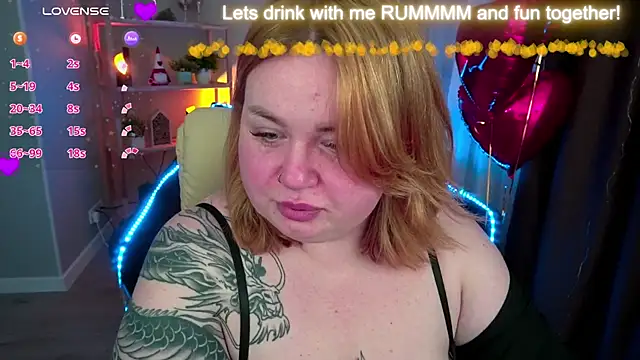 Snapshot of ZaraReignn chatting on February 14, 12:19 am ZaraReignn online show from February 14, 12:19 am