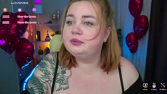 Snapshot of ZaraReignn chatting on February 19, 9:03 pm ZaraReignn online show from February 19, 9:03 pm