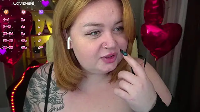 Snapshot of ZaraReignn chatting on February 21, 9:11 pm ZaraReignn online show from February 21, 9:11 pm