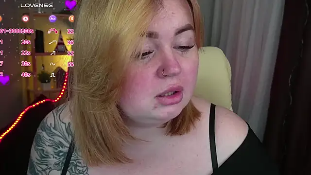 Snapshot of ZaraReignn chatting on February 27, 1:38 am ZaraReignn online show from February 27, 1:38 am