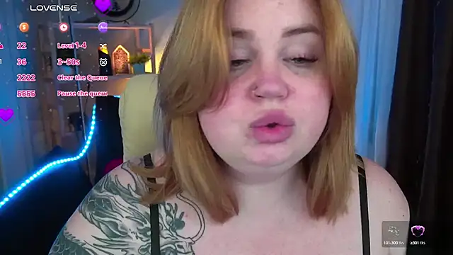 Snapshot of ZaraReignn chatting on March 6, 1:27 am ZaraReignn online show from March 6, 1:27 am