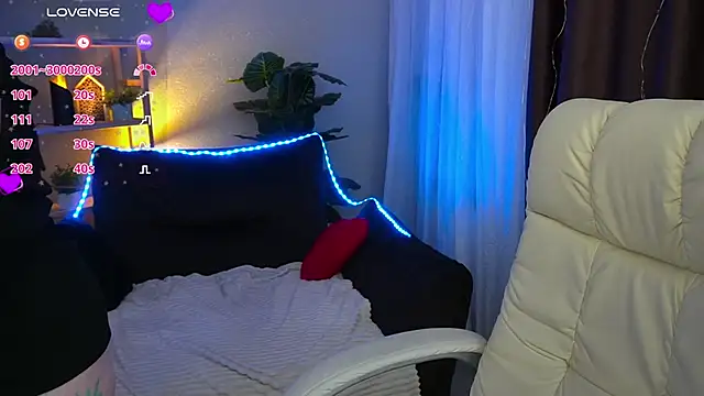 Snapshot of ZaraReignn chatting on March 9, 3:11 am ZaraReignn online show from March 9, 3:11 am