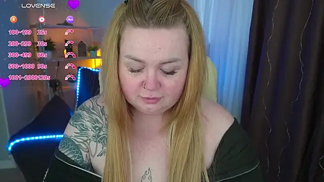 Snapshot of ZaraReignn chatting on March 17, 4:19 am ZaraReignn online show from March 17, 4:19 am