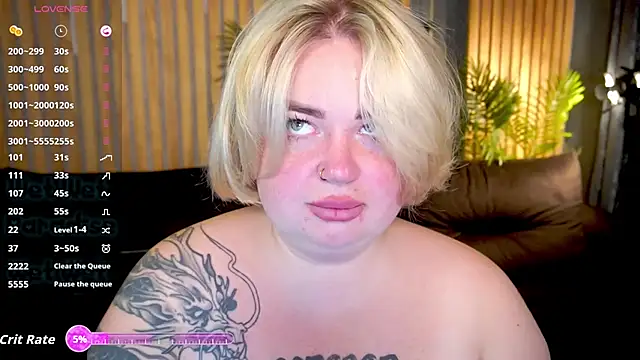 Snapshot of ZaraReignn chatting on October 3, 5:59 am ZaraReignn online show from October 3, 5:59 am