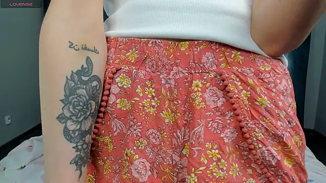 MayBennett online show from December 30, 9:19 pm