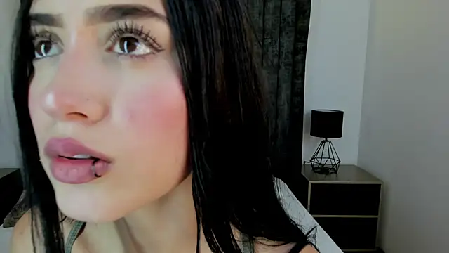 NataGarcia online show from December 12, 3:37 pm