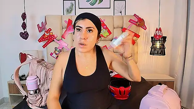 AdharaSmithh online show from September 15, 7:03 pm