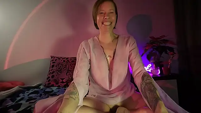 Snapshot of SexyExclusiveflower chatting on February 13, 8:05 pm SexyExclusiveflower online show from February 13, 8:05 pm