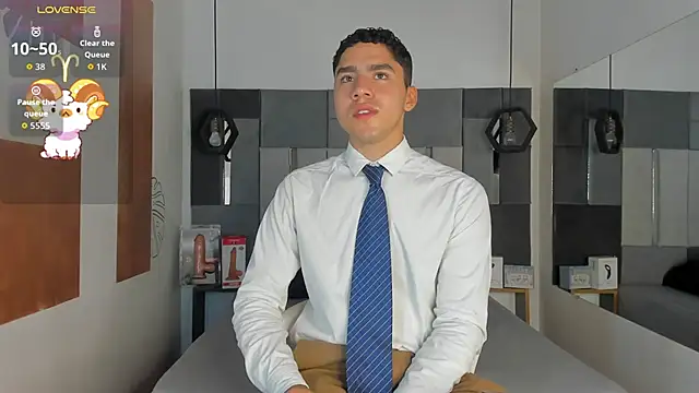 Snapshot of LiamNovak chatting on November 25, 12:05 pm LiamNovak online show from November 25, 12:05 pm