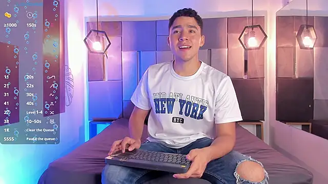 Snapshot of LiamNovak chatting on November 28, 12:19 pm LiamNovak online show from November 28, 12:19 pm