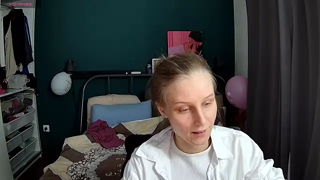KatiKate online show from May 4, 3:19 pm