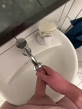 Snapshot of Abenteuerman chatting on December 11, 4:39 am Abenteuerman online show from December 11, 4:39 am