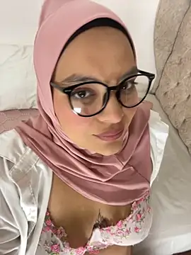 Snapshot of Mistyboobs chatting on October 6, 10:34 am Mistyboobs online show from October 6, 10:34 am